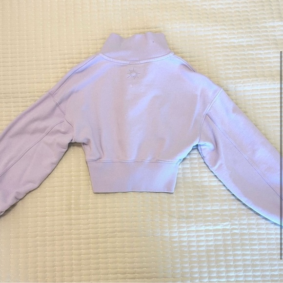 Women’s purple aeire crop sweatshirt size small - Picture 2 of 2